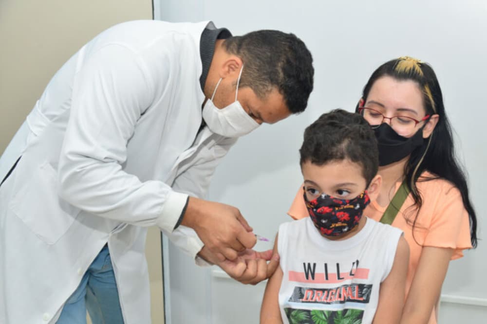 Covid-19: Aparecida inicia vacinação de bebês com comorbidades; veja locais