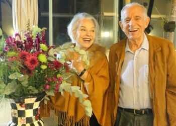 Dona Íris permanece internada e quadro clínino é estável, segundo boletim