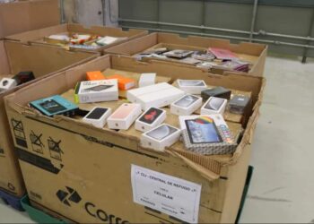 Leilão dos Correios: mais de 175 mil itens não entregues aos destinatários serão leiloados