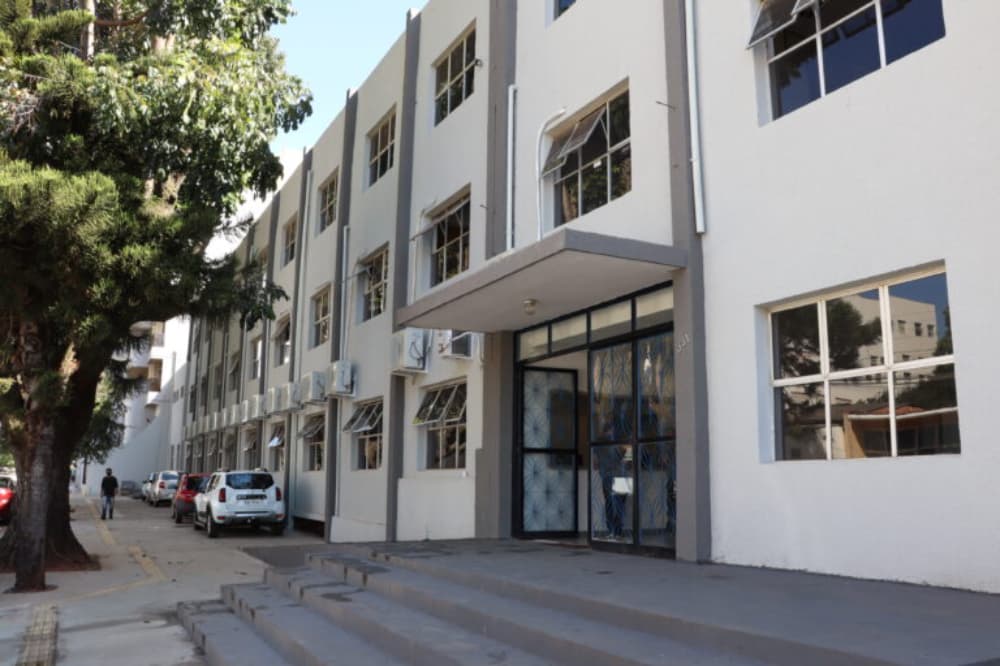 Professores da rede municipal de Goiânia denunciam desmonte do EJA