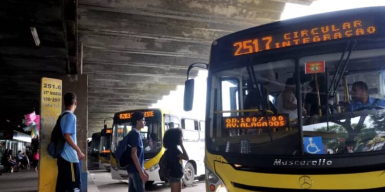 Caiado pretende acionar STF contra reajuste de passagem no entorno do DF