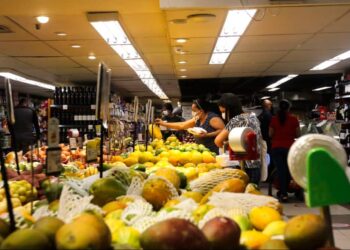 Procon aponta variações de até 328,97% em itens da ceia de Natal em Goiânia