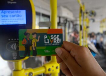 Estudantes têm até 30 de abril para fazer cadastro e recadastro no Passe Livre