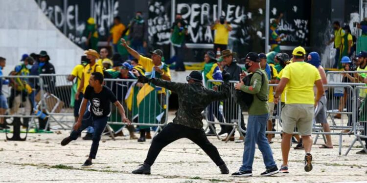 Ataques em Brasília: PF cumpre mandados em Goiás e outros 4 estados em nova fase de operação