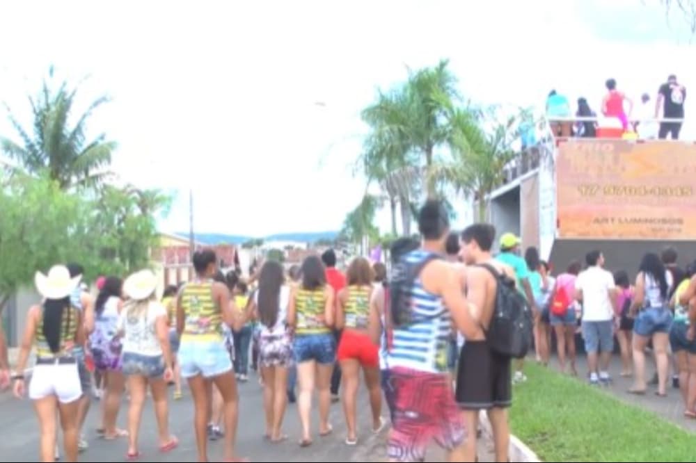 Carnaval agita cidades goianas com muita música, dança e diversão