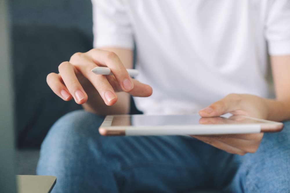 Leilão da Receita Federal tem iPad e notebook por R$ 1 mil; veja como participar