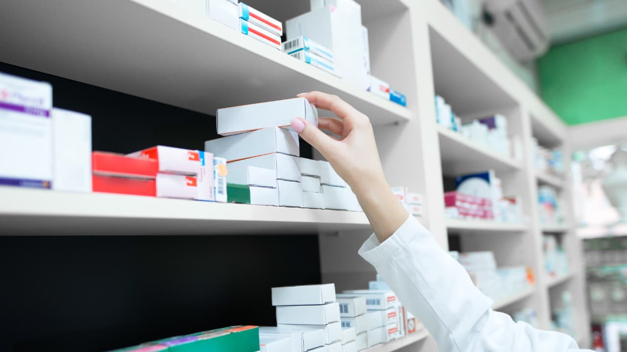 como economizar na compra de medicamentos