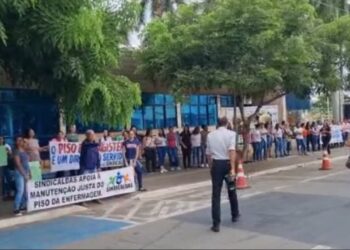 Servidores de Caldas Novas fazem paralisação para reivindicar aumento e direitos