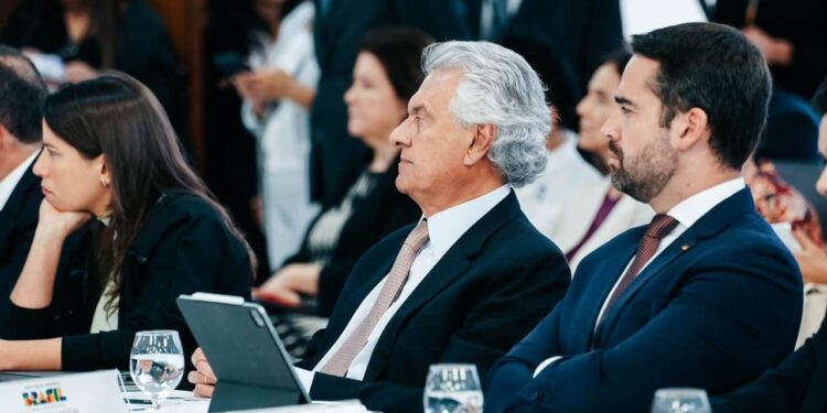 Caiado destaca medidas preventivas contra violência nas escolas em reunião com Lula