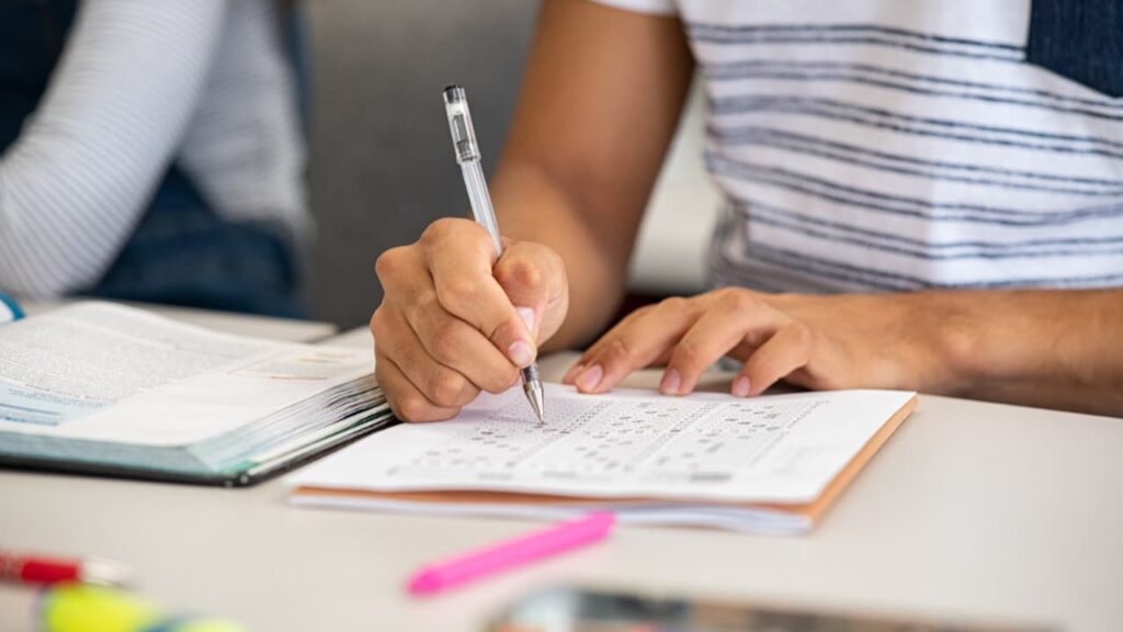 ProBem: Goiás lança edital para 4 mil bolsas de estudos; veja como participar