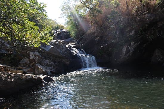 Cachoeira da Meia Lua