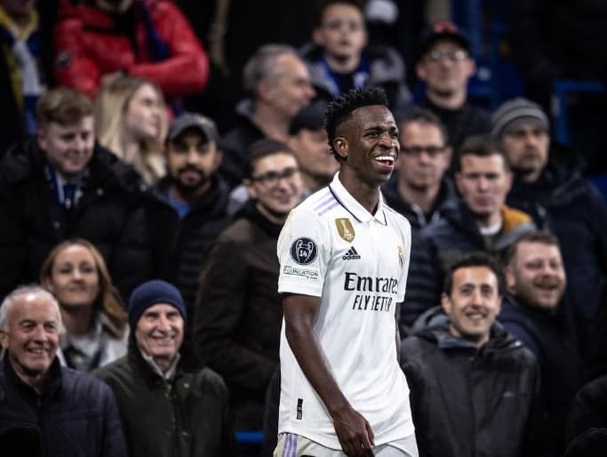 Vini Jr é vítima novamente de ataques racistas