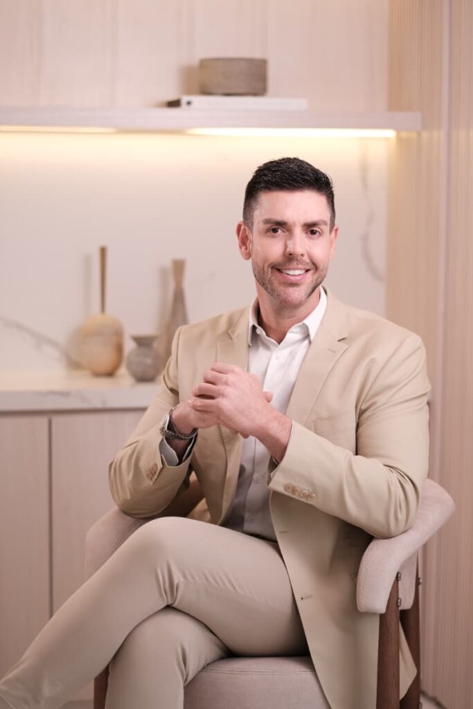 Dr. Lucas Miranda