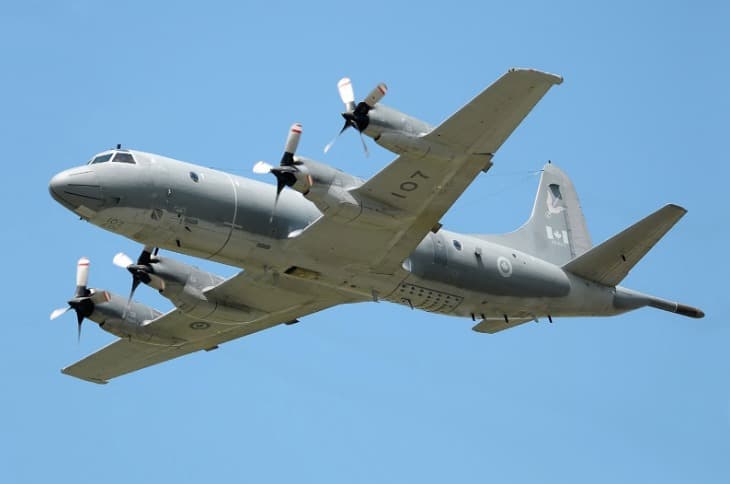 aeronave nas buscas por submarino desaparecido