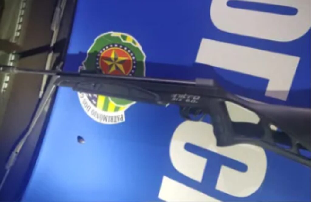 espingarda apreendida pela PM