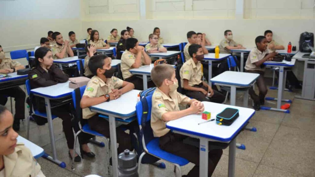 Colégio militar em Goiás