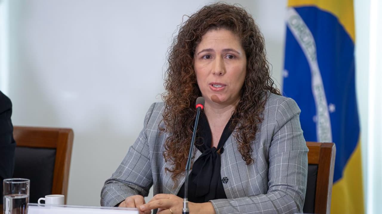 ministra da Gestão, Esther Dweck