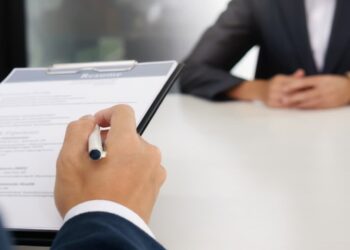 Governo de Goiás abre processo seletivo com salários de até R$ 11,2 mil