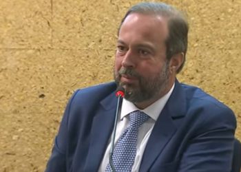 "Extremamente raro e sem relação com segurança energética", diz ministro sobre apagão nacional