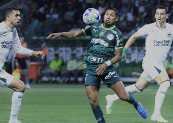 Goiás perde para o Palmeiras com gol durante acréscimos