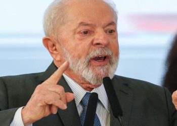 Lura submetido a cirurgia no quadril