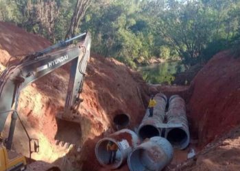 Avenida Leste-Oeste funcionará em pista única durante obras de drenagem