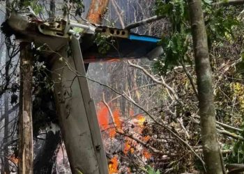Doze pessoas morrem após queda de avião no Acre; criança está entre as vítimas