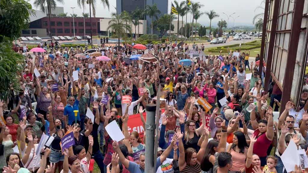 greve servidores administrativos da educação