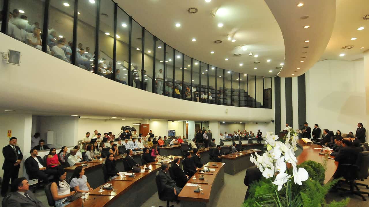 Deputados do Tocantins, aprovam reajuste dos salários do governador e outros cargos