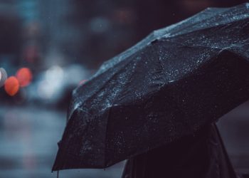 Frente fria pode trazer tempestades com forte ventania para Goiás