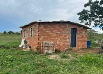 Jovem é preso após manter namorada de 16 anos em cárcere privado, em Guapó