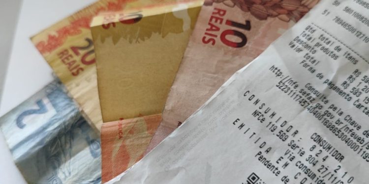 Morador de Goiânia fatura R$ 50 mil em sorteio na Nota Fiscal Goiana