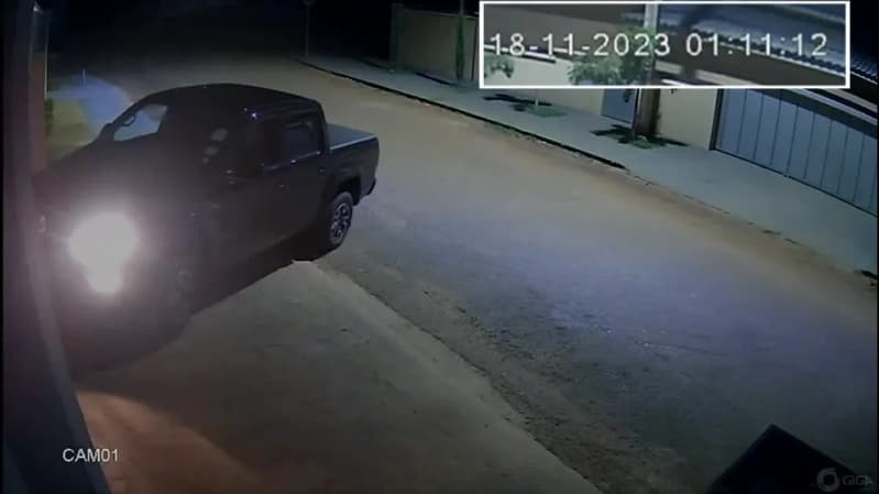 Prefeito invade casa de ex