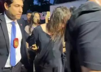Acusada de envenenar ex-sogro e mãe dele teria marcado um encontro após o crime