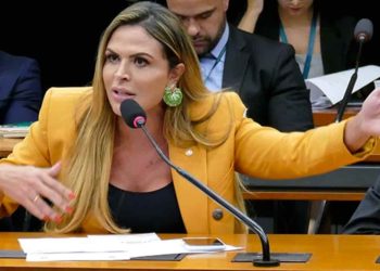 Escritório político da deputada federal Silvye é invadido em Goiânia; veja vídeo