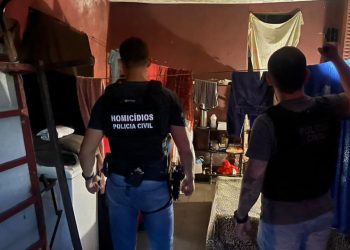 Homem é preso suspeito de matar pessoas 'por prazer' e beber sangue das vítimas