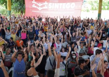 Servidores da rede municipal de educação retomam greve em Goiânia