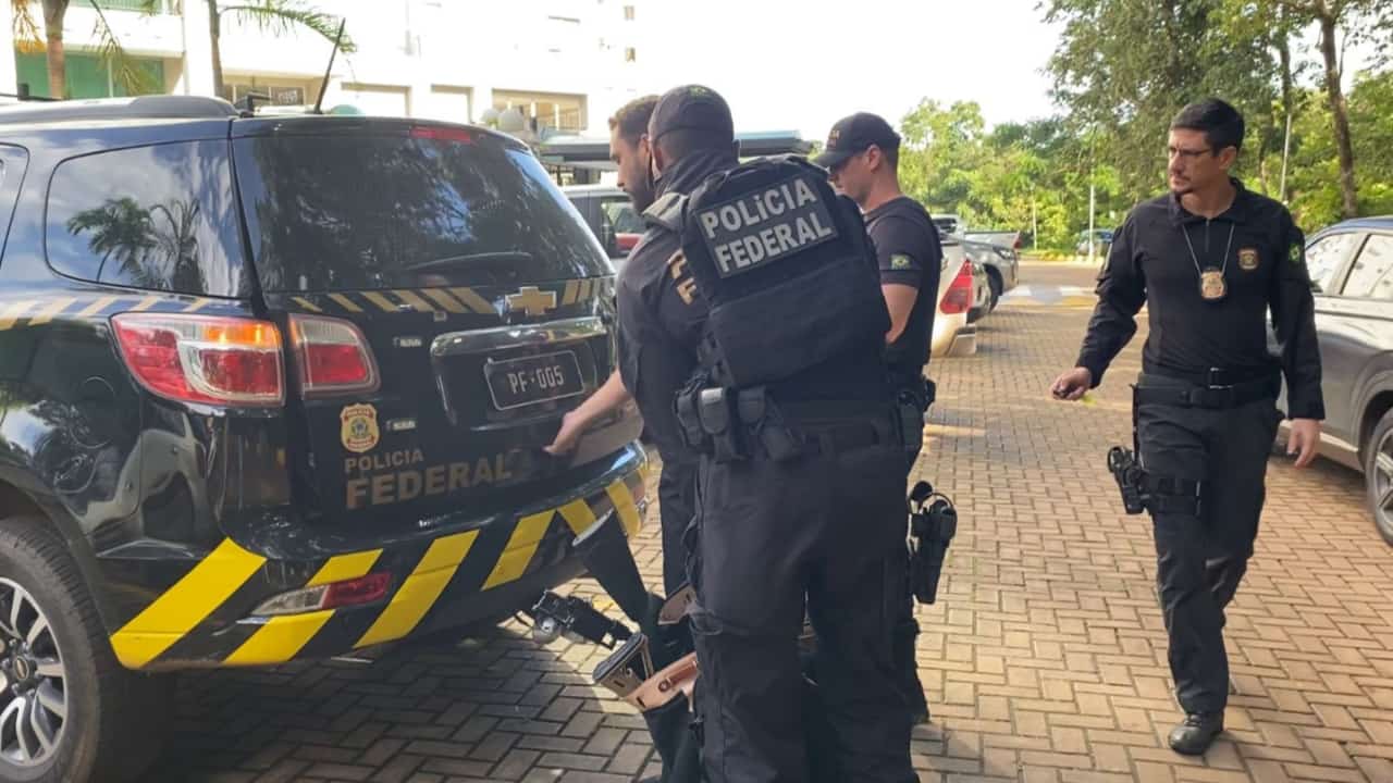 PF descobre arsenal em casa de suspeito de financiar atos de 8 de janeiro