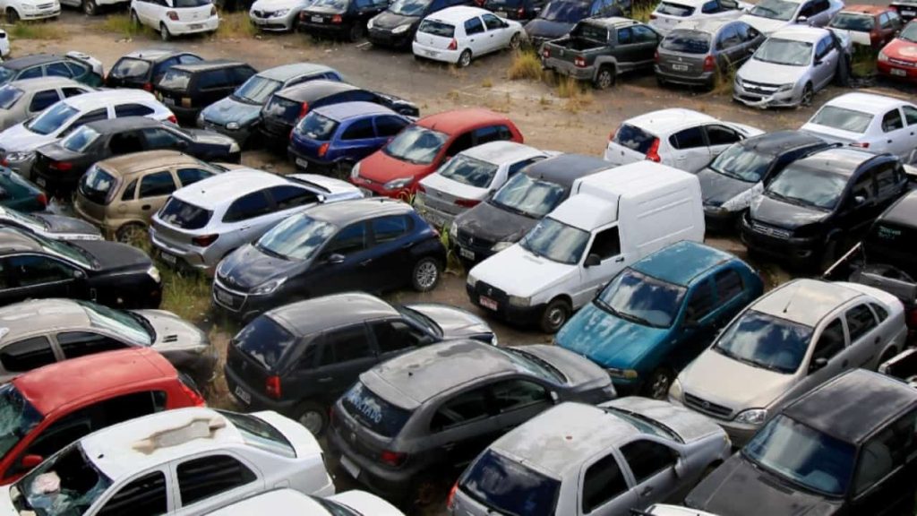 Leilão do Detran Goiás tem quase 2 mil veículos; veja datas e como participar