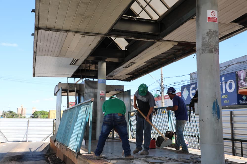 reforma nas plataformas do Eixo Anhanguera.