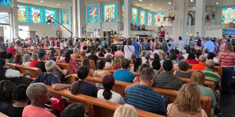 Festa de Trindade: veja a programação de missas, novenas e shows da Romaria 2024