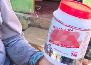Mulher é suspeita de dopar marido e jogar soda cáustica nas partes íntimas dele, em Goiás