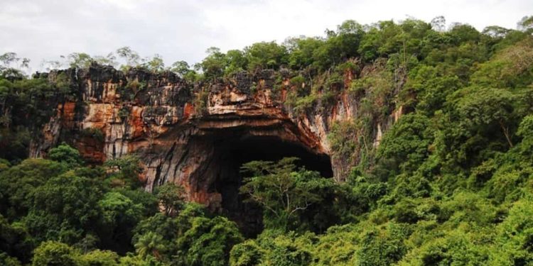 Turistas desaparecem após entrarem em caverna no Parque Terra Ronca, em Goiás
