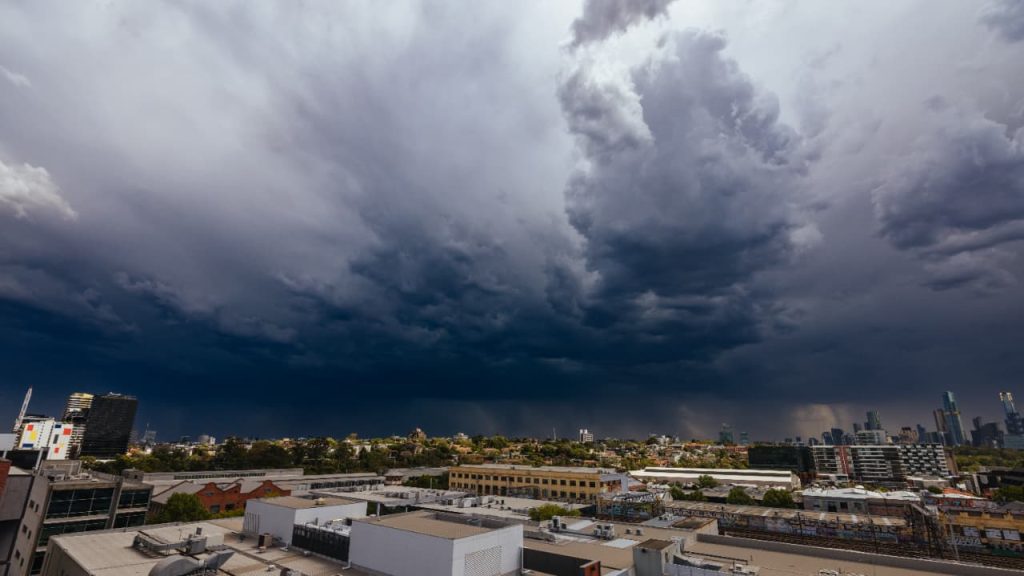 Goiás tem alerta para chuvas intensas e ventos de até 60 kmh; veja cidades afetadas