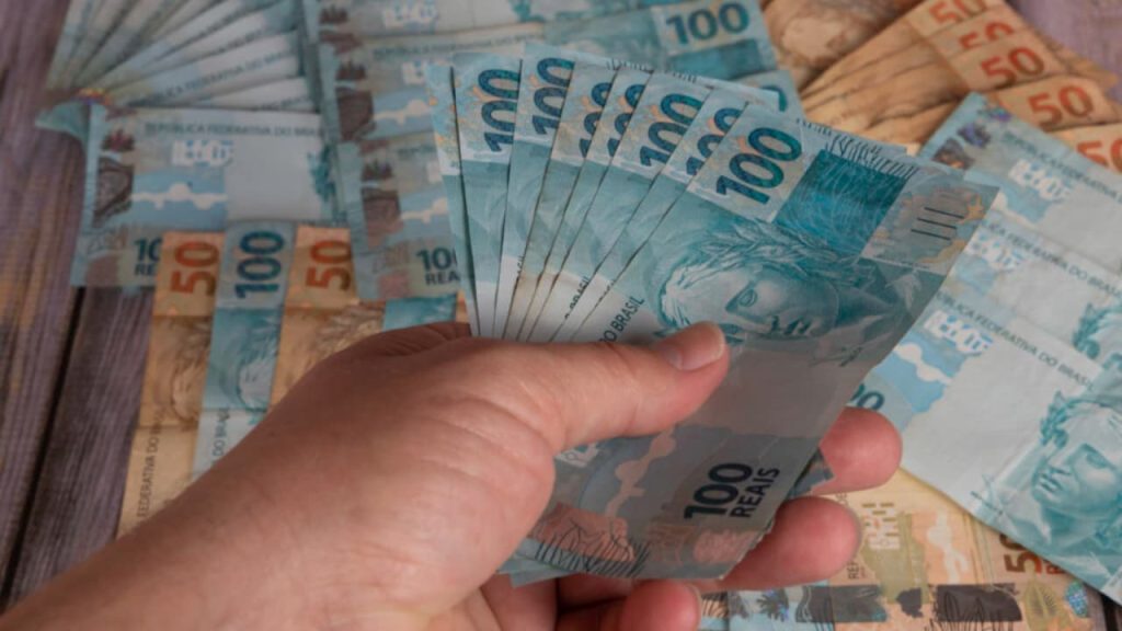 Pé-de-Meia pagamento começa nesta segunda-feira (25); veja o cronograma