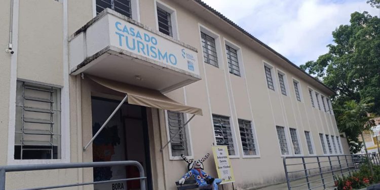 Goiás abre processo seletivo para área do Turismo; salários chegam a R$ 6 mil