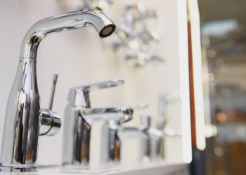 A Companhia de Saneamento de Goiás (Saneago) informou que diversos bairros de Goiânia e Aparecida podem ficar sem água nesta semana, devido intervenções programadas para melhoria da operação do sistema e limpeza e desinfecção. 