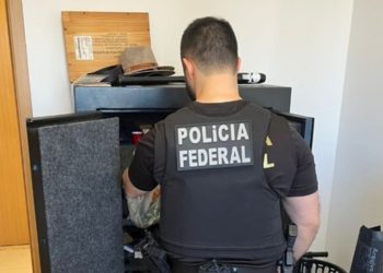 Quadrilha que aplicava golpes em empréstimos consignados é alvo da PF em Goiânia