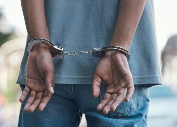 Homem é condenado a 35 anos de prisão por estuprar 3 adolescentes e a filha deficiente