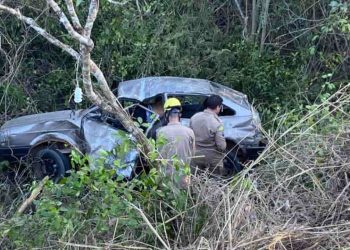 Grave acidente deixa três pessoas feridas e uma morta na GO-244